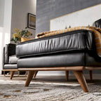 Divano Sezionale in Pelle Nera Italiana con Chaise Destra e Gambe Affusolate in Rovere