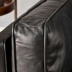Divano Sezionale in Pelle Nera Italiana con Chaise Destra e Gambe Affusolate in Rovere