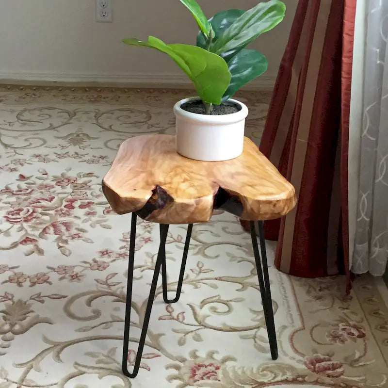 Tavolino da caffè in legno massello Live Edge con piano a lastra naturale