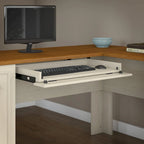 Scrivania a L per ufficio domestico con credenza e schedario