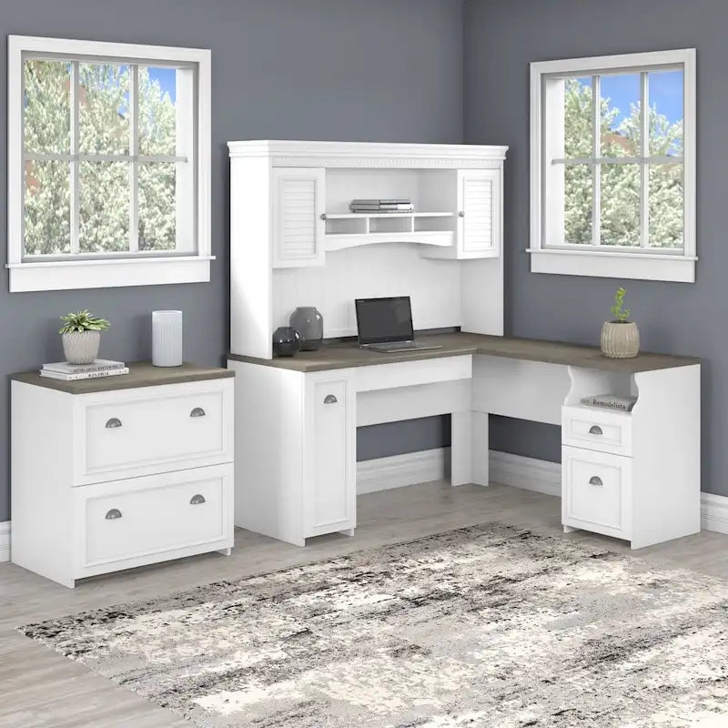 Scrivania a L per ufficio domestico con credenza e schedario
