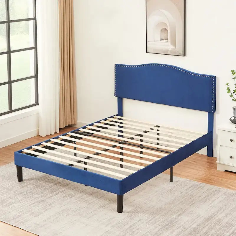 Struttura letto imbottita con testiera camelback con borchie, singolo/una piazza e mezza/matrimoniale, blu