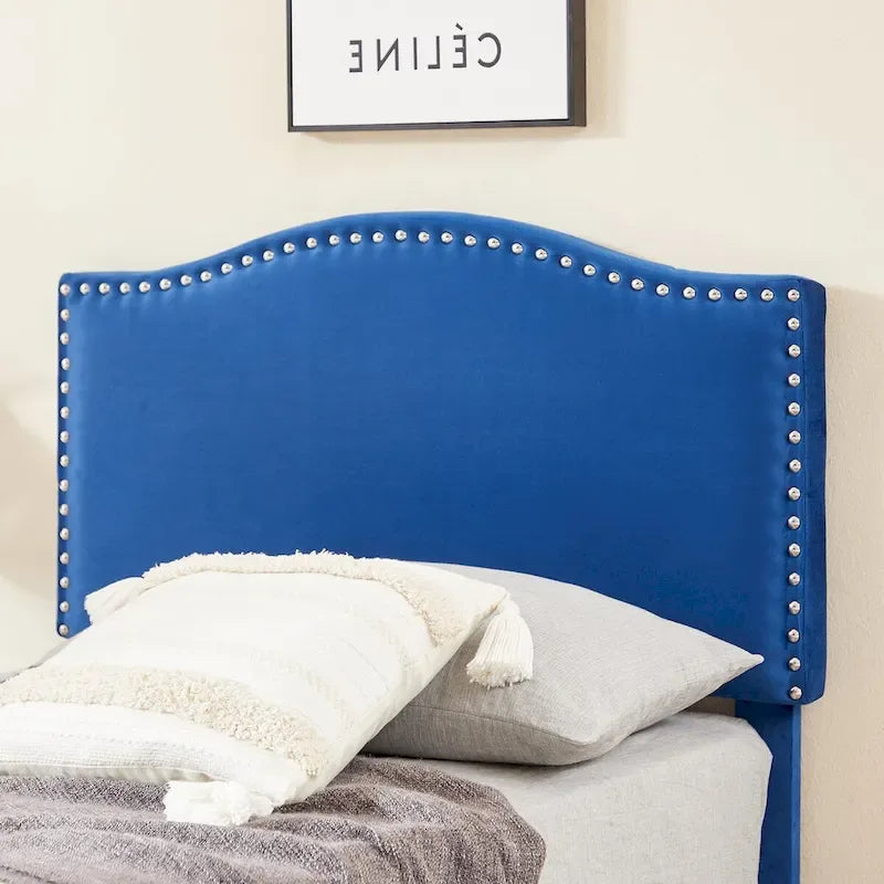 Struttura letto imbottita con testiera camelback con borchie, singolo/una piazza e mezza/matrimoniale, blu