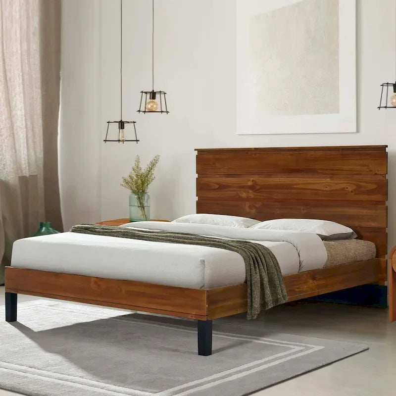 Letto matrimoniale king-size con piattaforma in legno massiccio e testiera a sei pezzi